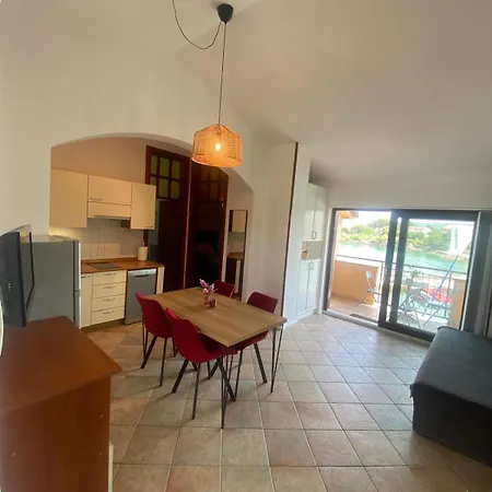 Beach Apartment Vantacici