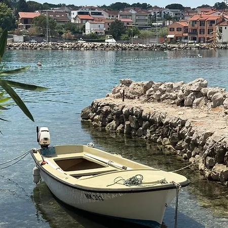 Beach Apartment Vantacici
